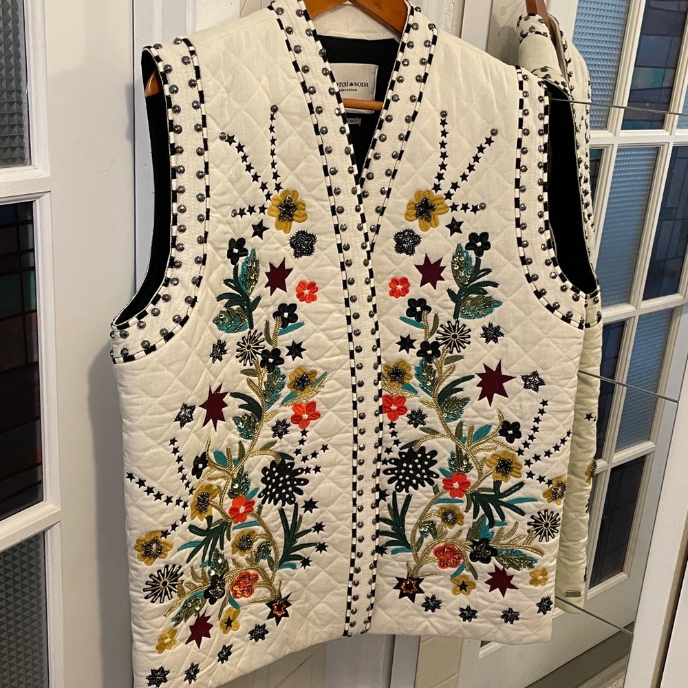 Scotch & Soda Creamy White Floral Quilted Embroidered Vest